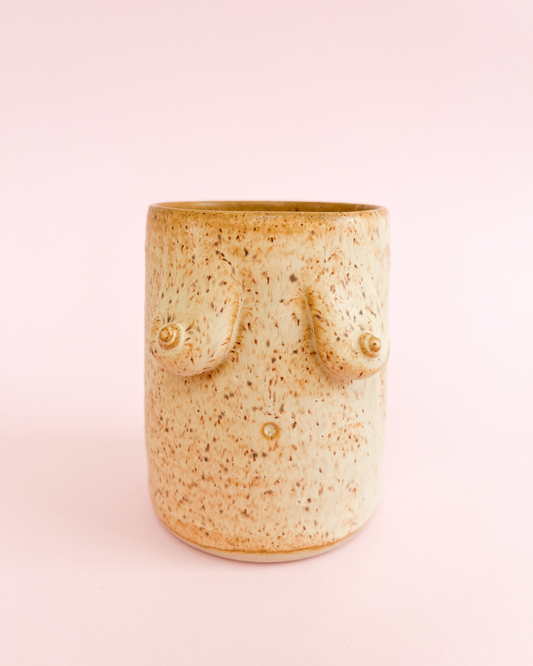 Brystkop i beige glasur